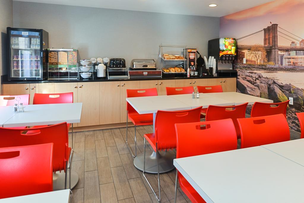 Red Lion Inn And Suites Brooklyn New York Extérieur photo