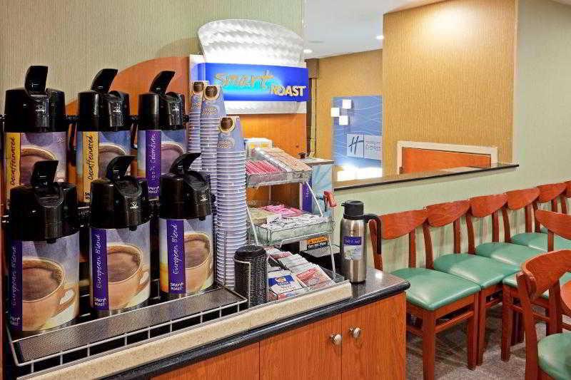 Red Lion Inn And Suites Brooklyn New York Restaurant photo